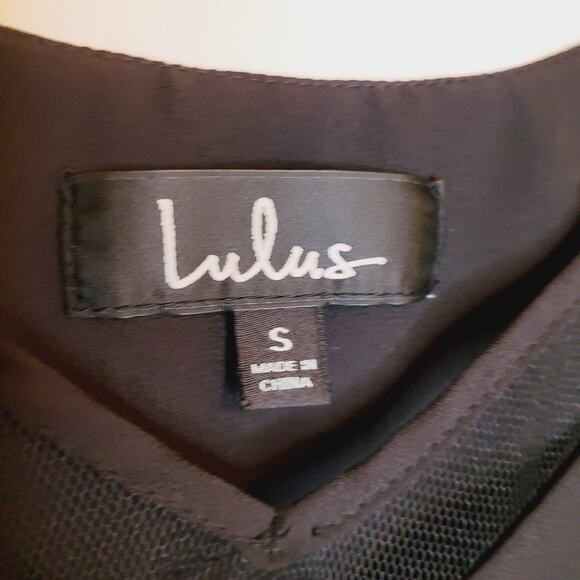 New Lulu's Womens Black Flowy Layered Vneck Camisole Top Size Small - Picture 3 of 11